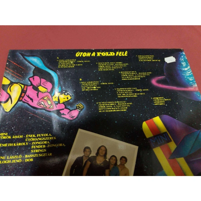 MINI UTON A FOLD FELE