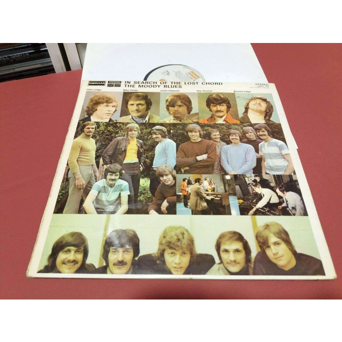 MOODY BLUES IN SEARCH OF THE LOST CHORD