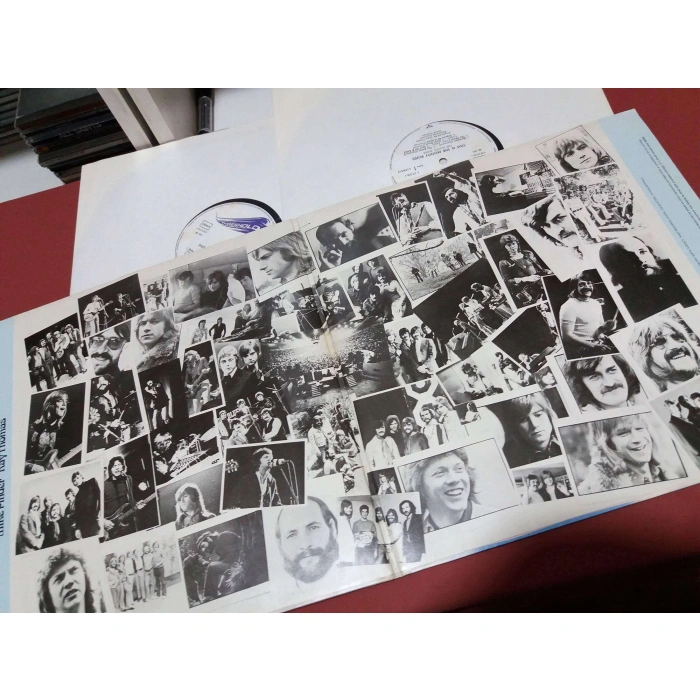 MOODY BLUES THIS IS THE BEST OF     2 LP