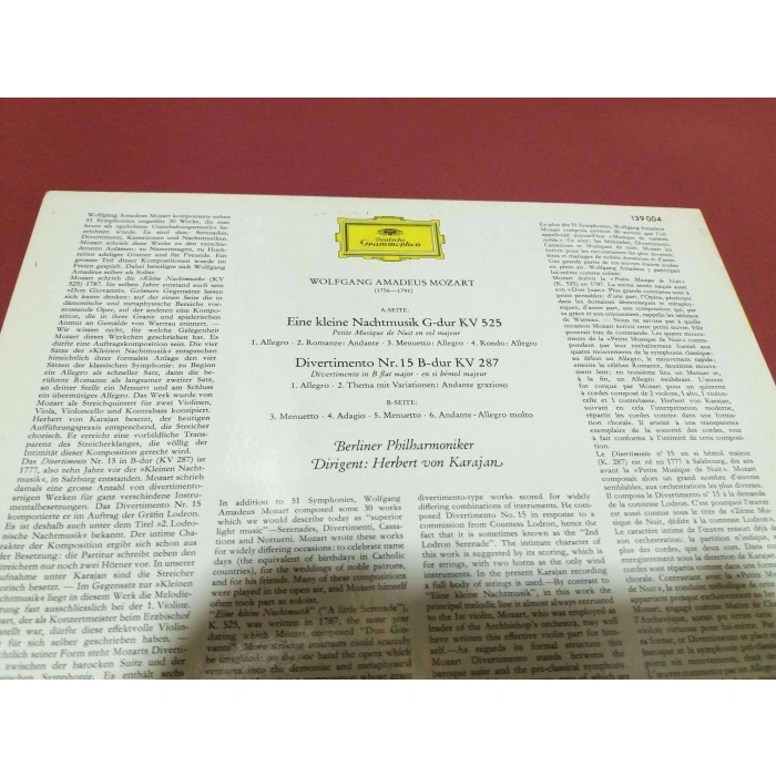 MOZART NACHTMUSIK DIVERTIMENTO