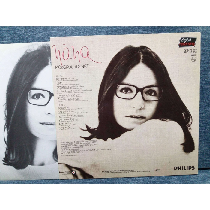 NANA MOUSKOURI SINGT
