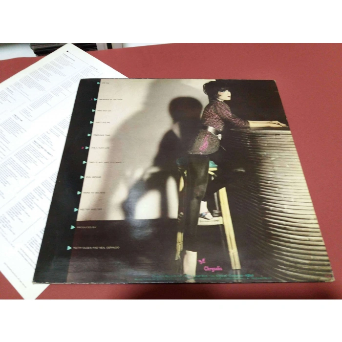 PAT BENATAR PRECIOUS TIME