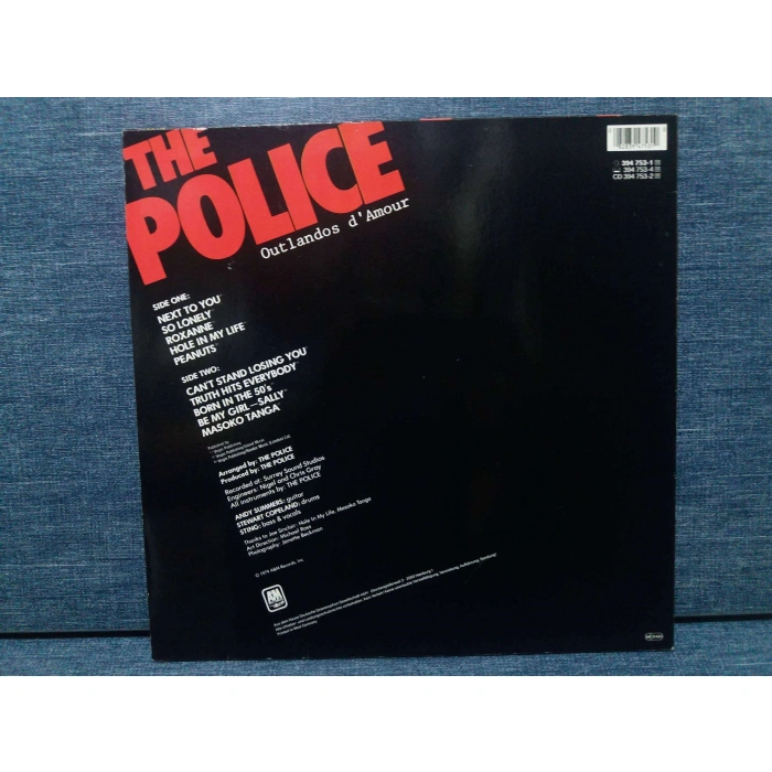 POLICE OUTLANDOS DAMOUR