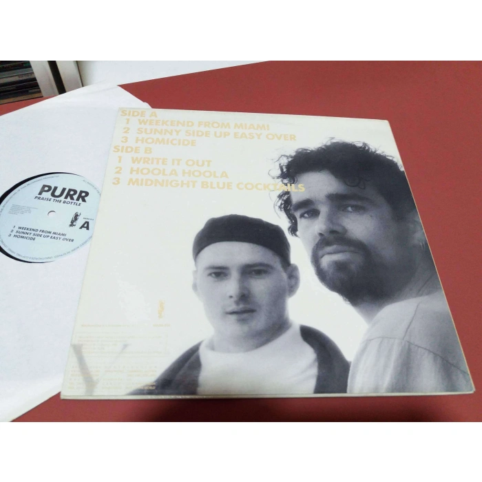 PURR PRAISE THE BOTTLE