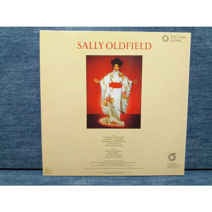 SALLY OLDFIELD PLAYING IN THE FLAME