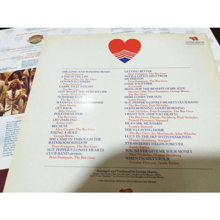 SGT PEPPERS LONELY HEART PETER FRAMPTON BEE GEES   2 LP