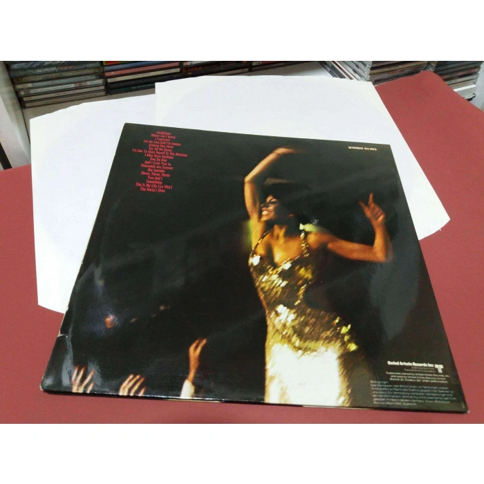 SHIRLEY BASSEY LIVE AT CARNEGIE HALL   2 LP