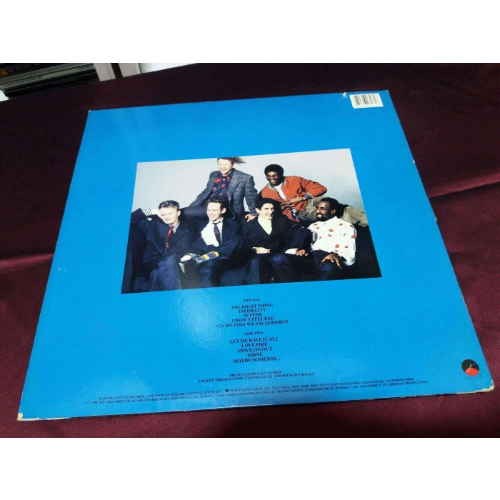 SIMPLY RED MEN AND WOMEN