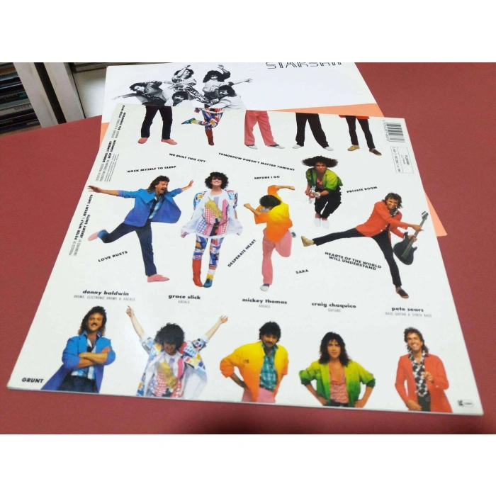 STARSHIP KNEE DEEP IN THE HOOPLA