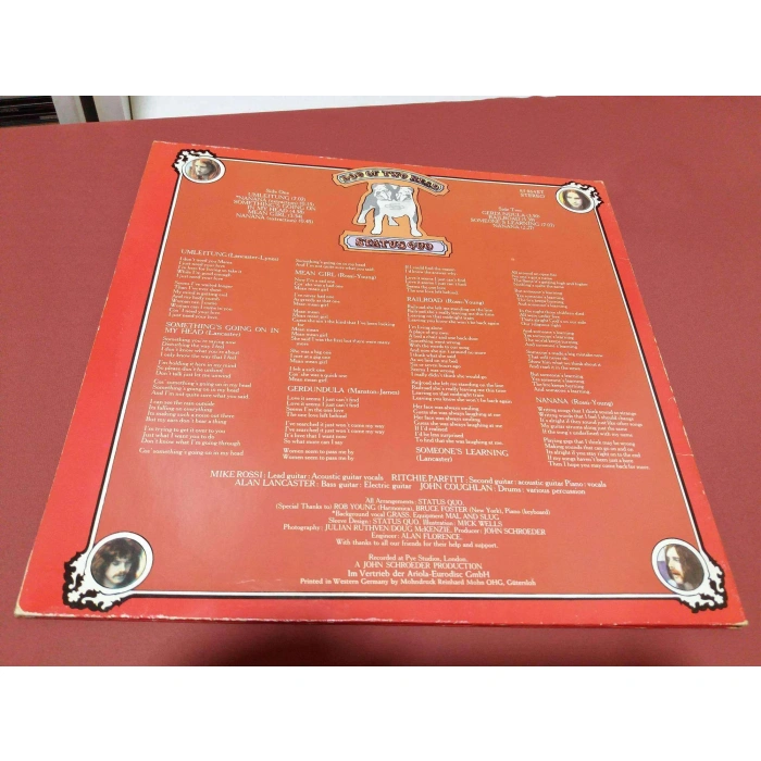 STATUS QUO DOG OF TWO HEAD