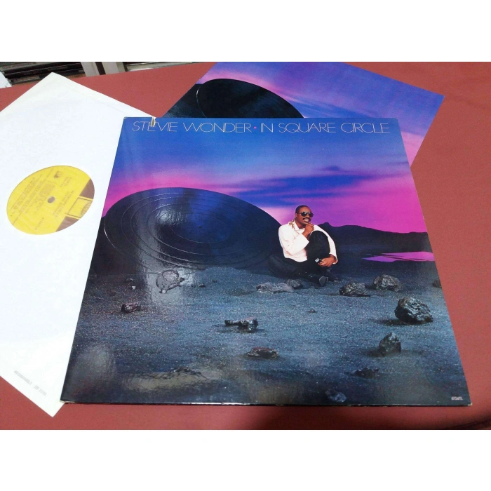 STEVIE WONDER IN SQUARE CIRCLE