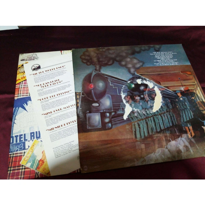 THREE DOG NIGHT COMING DOWN