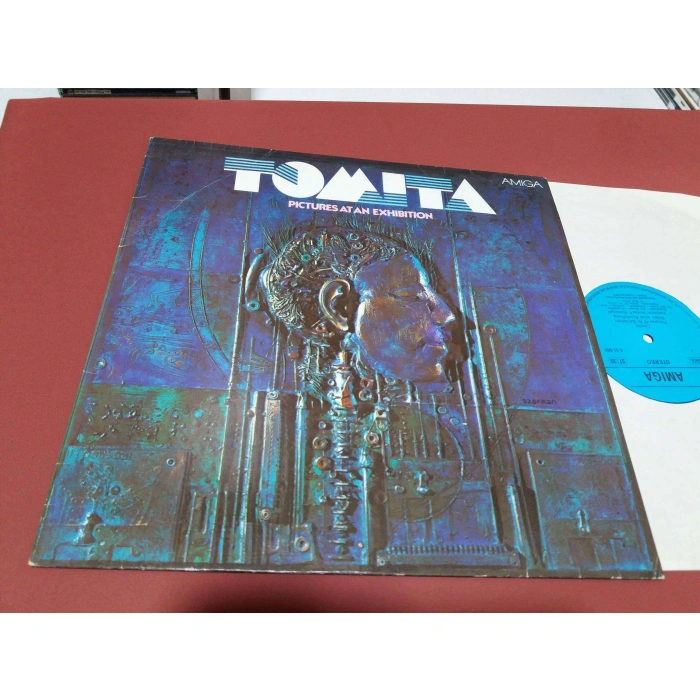 TOMITA PICTURES AT AN EXHIBITION