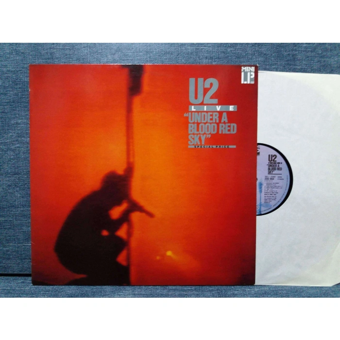 U2 LIVE UNDER A BLOOD RED SKY