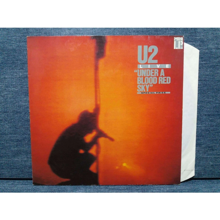 U2 LIVE UNDER A BLOOD RED SKY