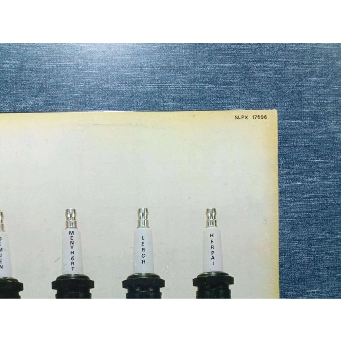 V MOTO ROCK GYERTYAK