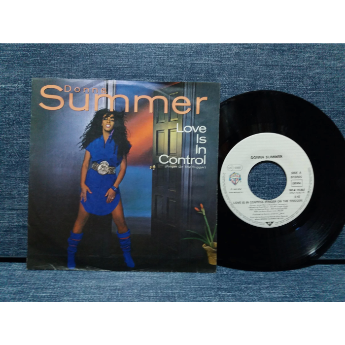 DONNA SUMMER LOVE IS IN CONTROL