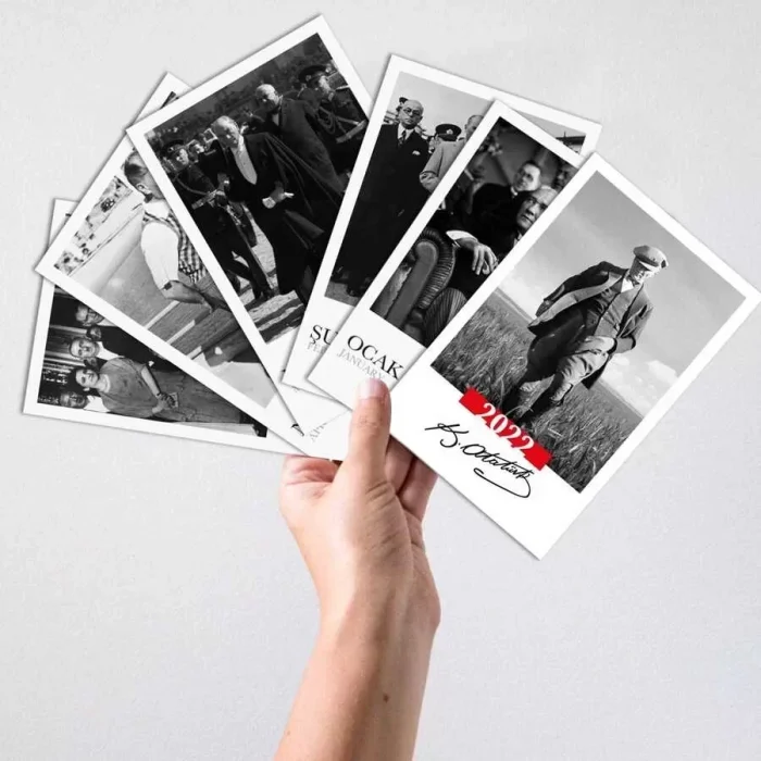 Ahşap Tabanlı Atatürk Masa Takvimi 2026