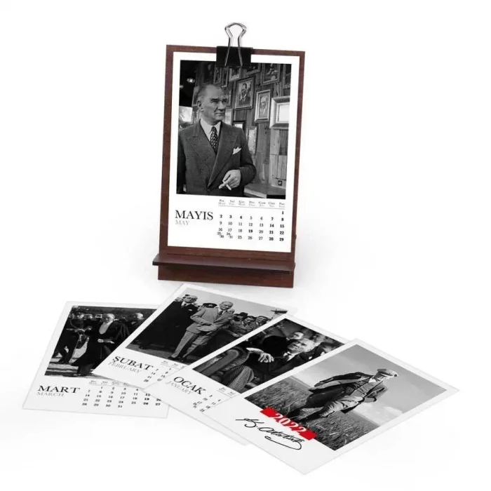 Ahşap Tabanlı Atatürk Masa Takvimi 2026
