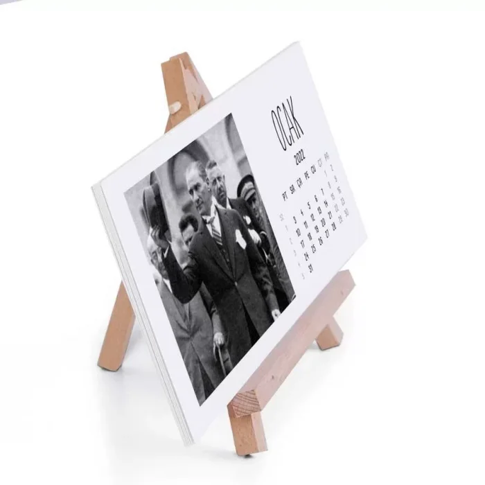 Atatürk Fotoğraflı 2025 Takvim Şövale Masa Takvimi