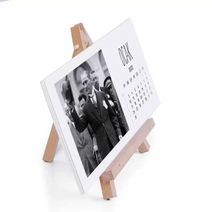 Atatürk Fotoğraflı 2027 Takvim Şövale Masa Takvimi