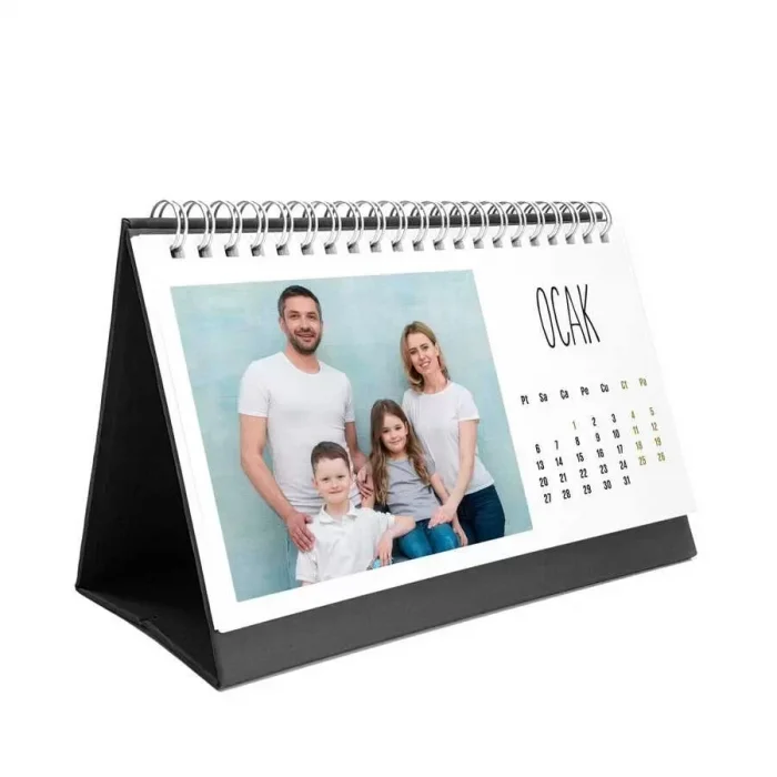 Kişiye Özel 12 Fotoğraflı 2025 Masa Takvimi