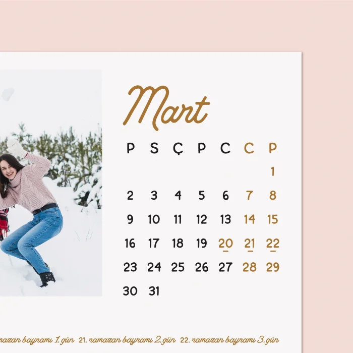 Kişiye Özel Ahşap Standlı 2026 Masa Takvimi – Fotoğraflı Hediyelik Takvim