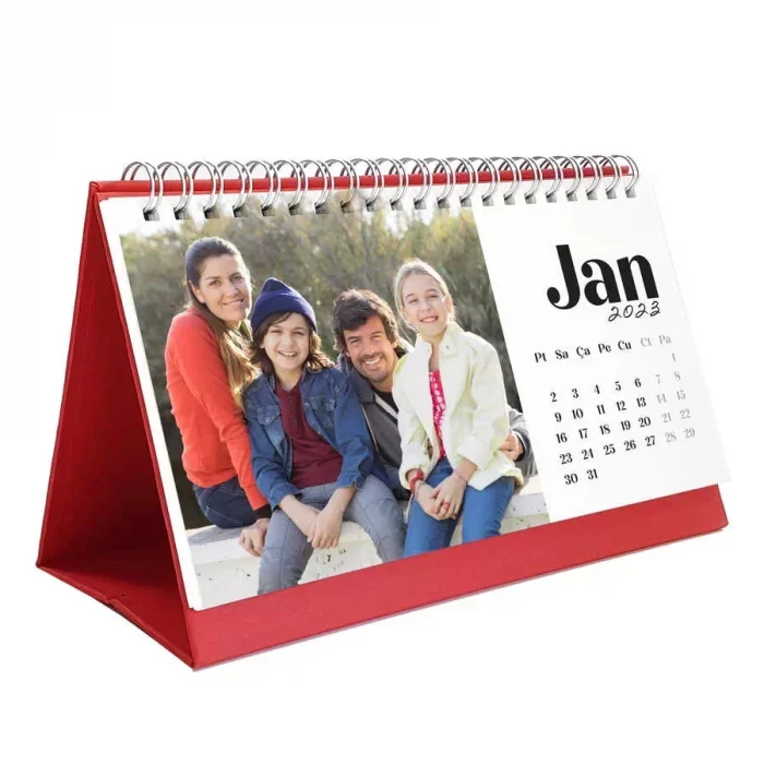 Kişiye Özel Fotoğraflı 2025 Takvimi Masa Takvimi Kırmızı