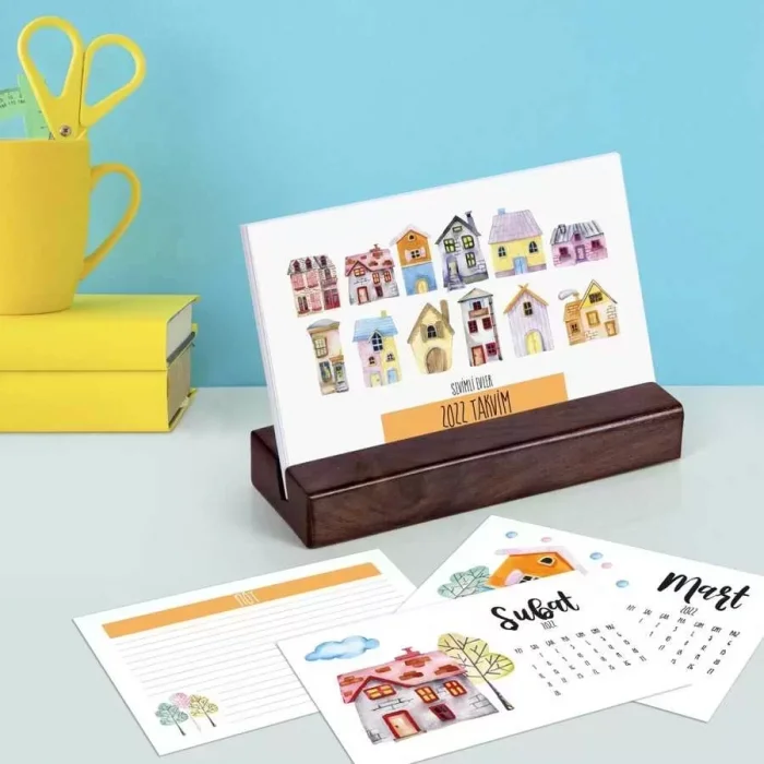 Sevimli Evler Masa Takvimi | Ahşap Tabanlı 2026 Masa Takvimi