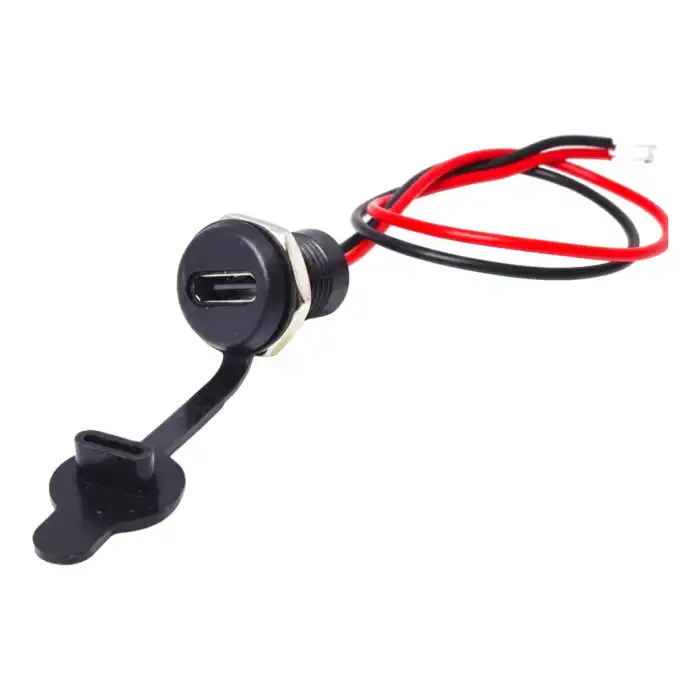 Type-C Kablolu Şase Soket Siyah Su Geçirmez