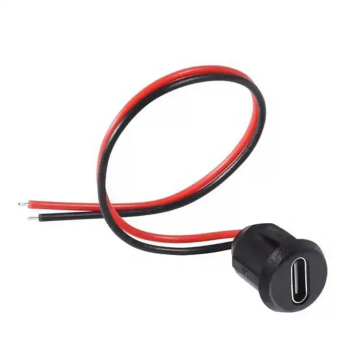 Type-C Kablolu  Şase Soket Siyah