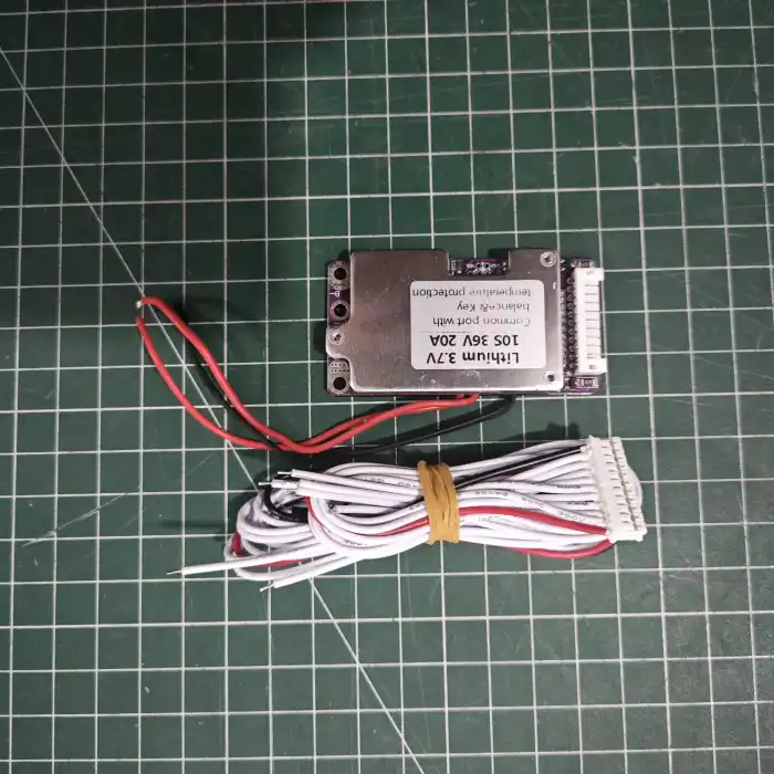 XR 10S 42V 20A Balanslı ve Kontaklı Lityum iyon BMS Küçük Form