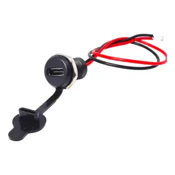 Type-C Kablolu Şase Soket Siyah Su Geçirmez