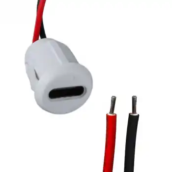 Type-C Kablolu Şase Soket Beyaz