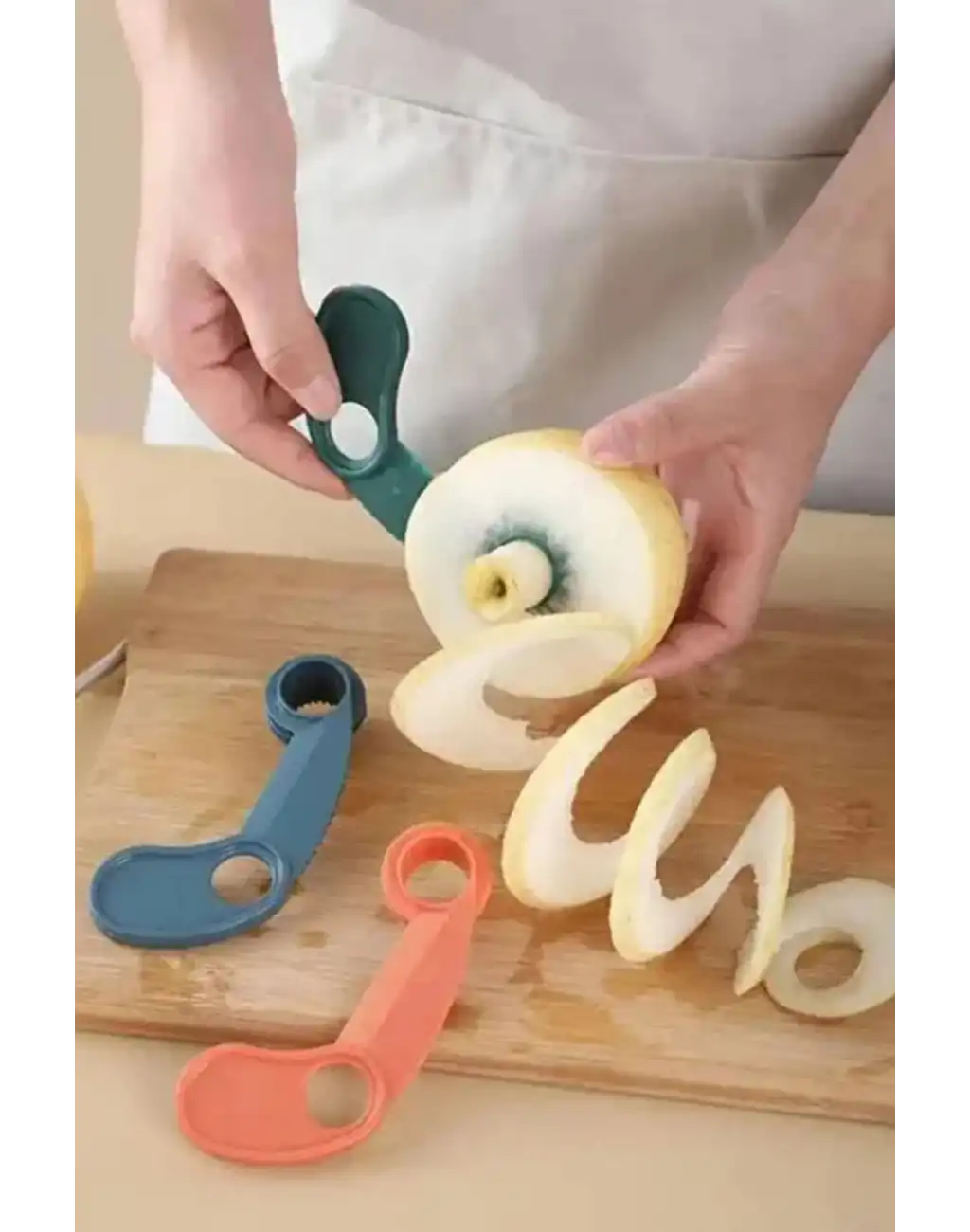 Çok Amaçlı Kullanım Pratik Dayanıklı Plastik Sağlam Kaymaz Keskin Şekilli Elma Dilimleme Aparatı