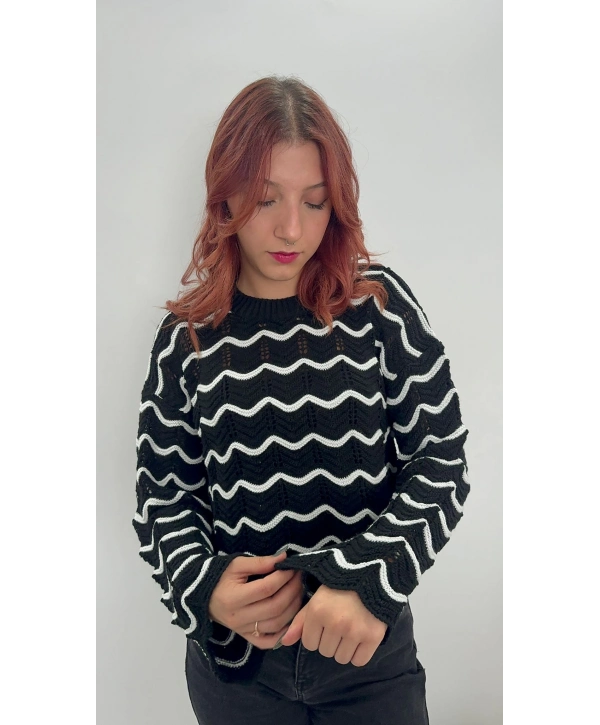 SİYAH BEYAZ ÇİZGİLİ KAZAK