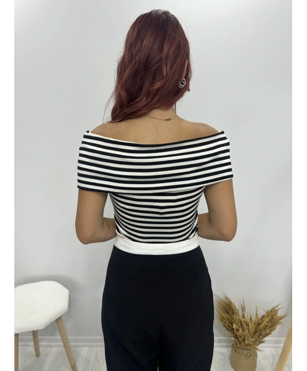 SİYAH BEYAZ MADONNA YAKA BLUZ