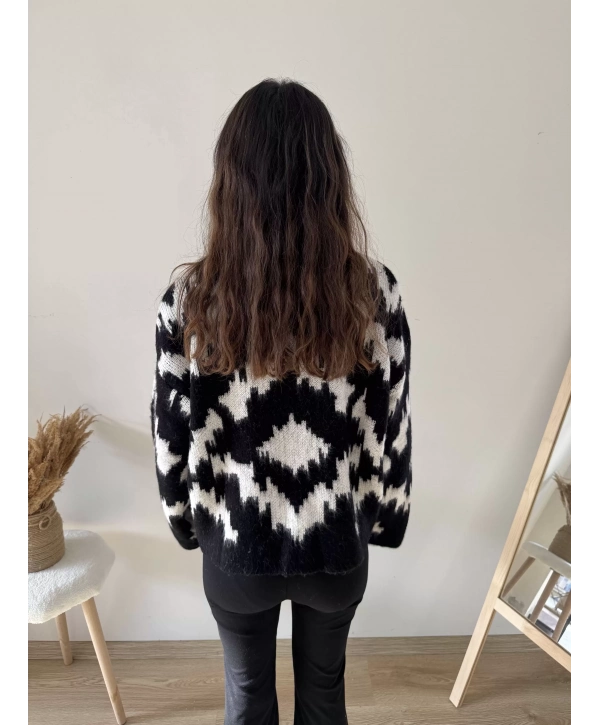 KAZAYAĞI DESENLİ SİYAH BEYAZ KAZAK