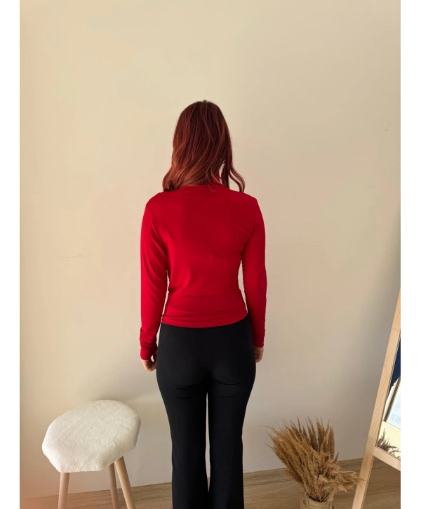 KIRMIZI DİK YAKA SANDY BLUZ