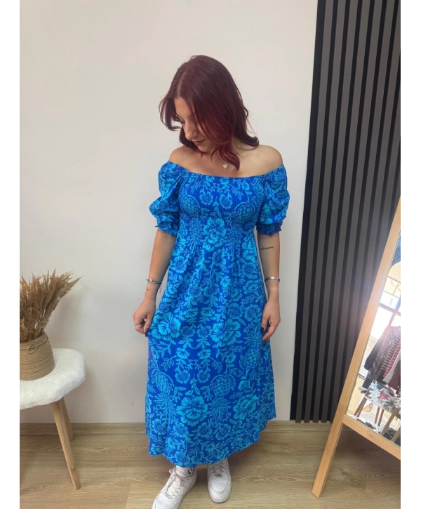 MAVİ DESENLİ YIRTMAÇLI ELBİSE