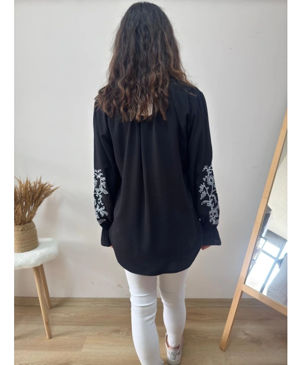 SİYAH NAKIŞLI BLUZ