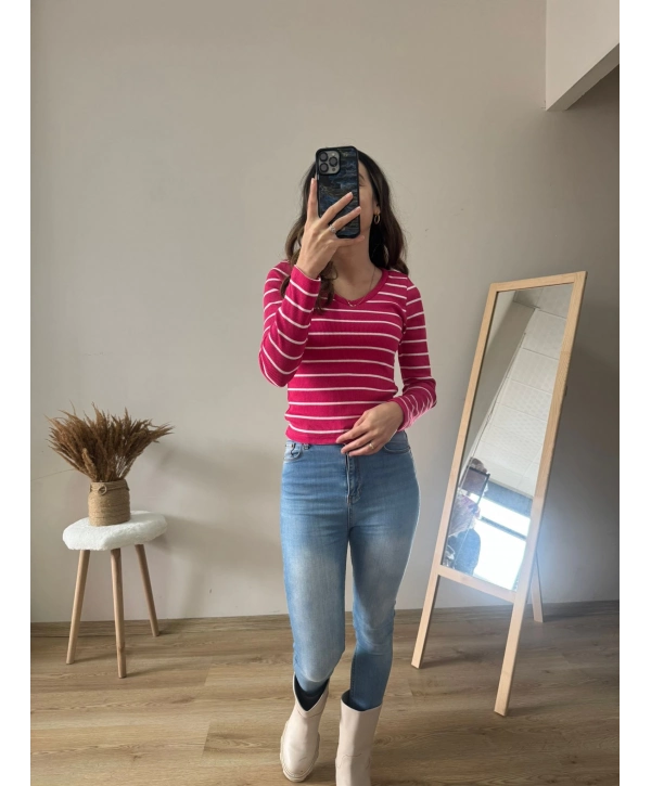 V YAKA PEMBE KAŞKORSE BLUZ