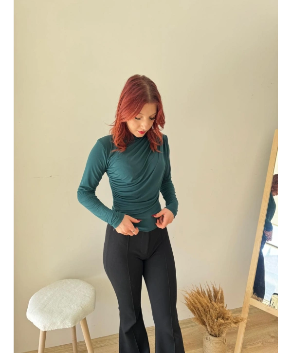 ZÜMRÜT YEŞİLİ DİK YAKA SANDY BLUZ