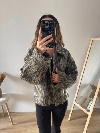 JAKARLI DÜĞMELİ CEKET