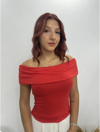 KIRMIZI MADONNA YAKA BLUZ