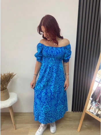 MAVİ DESENLİ YIRTMAÇLI ELBİSE