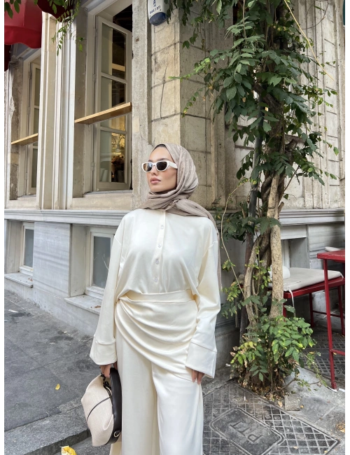 Lale Belden Geçirmeli Oysha Takım - Krem