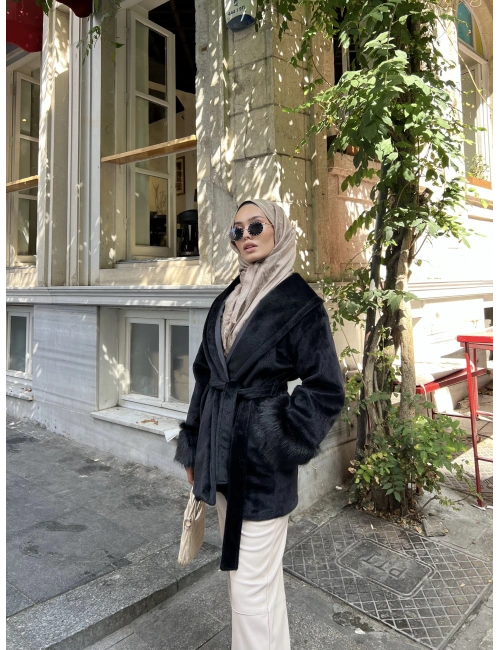 Allo kolları Kürk Detaylı Mont - Siyah