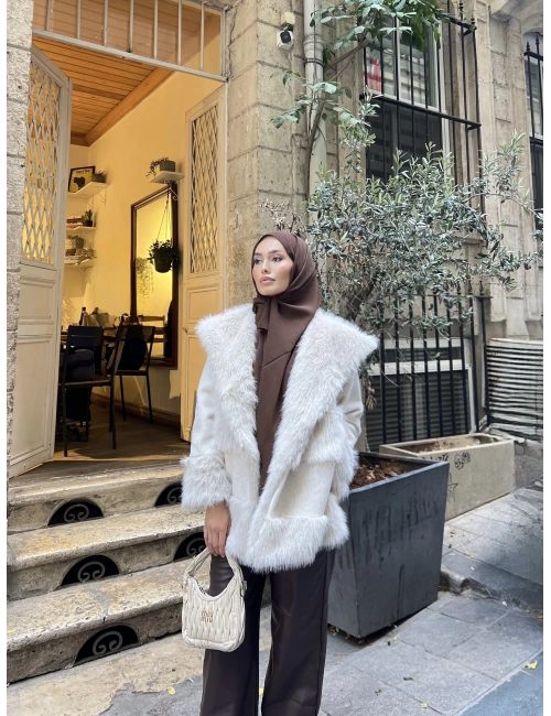 Basle Kürk Mont - Krem