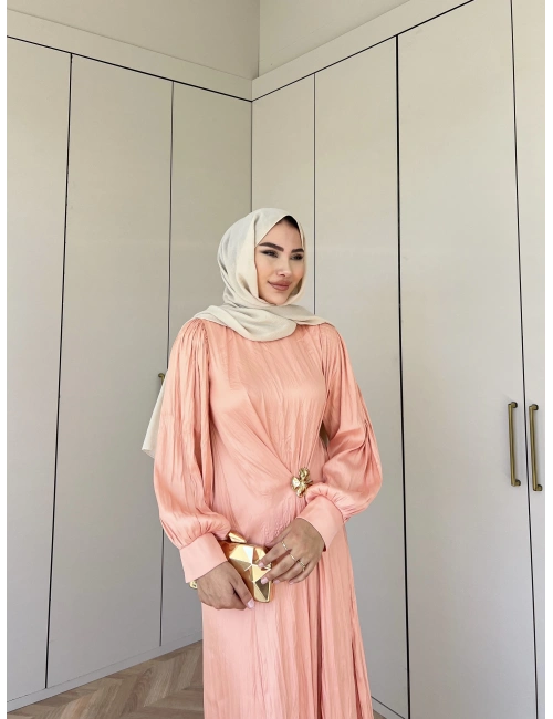 Broşlu Aden Elbise - Somon